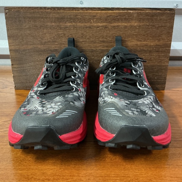 Brooks Women Cascadia 16 Louie Gong Sasquatch Trail Running Shoe Size 7.5 - Picture 2 of 9